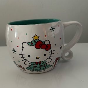 Hello Kitty Christmas mug